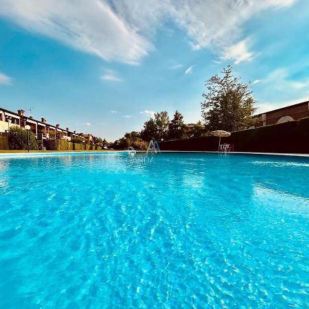 Artemide Apartment - A Soli 150M Dal Lago Di Garda Sirmione Bagian luar foto