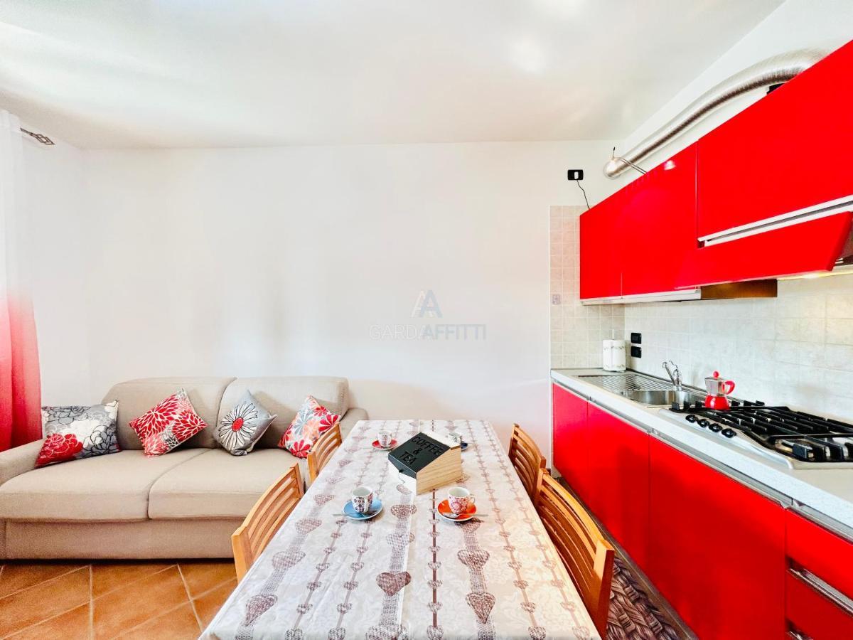 Artemide Apartment - A Soli 150M Dal Lago Di Garda Sirmione Bagian luar foto