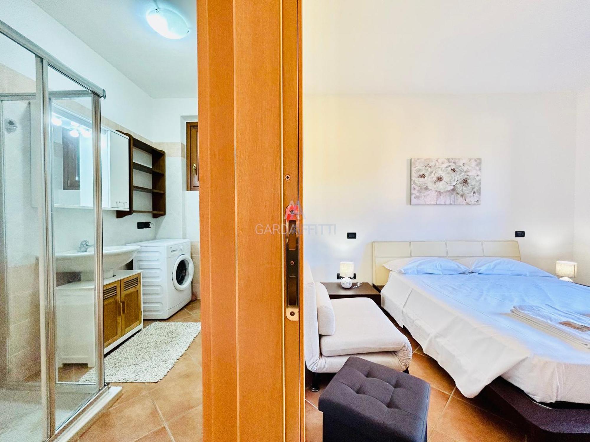 Artemide Apartment - A Soli 150M Dal Lago Di Garda Sirmione Bagian luar foto