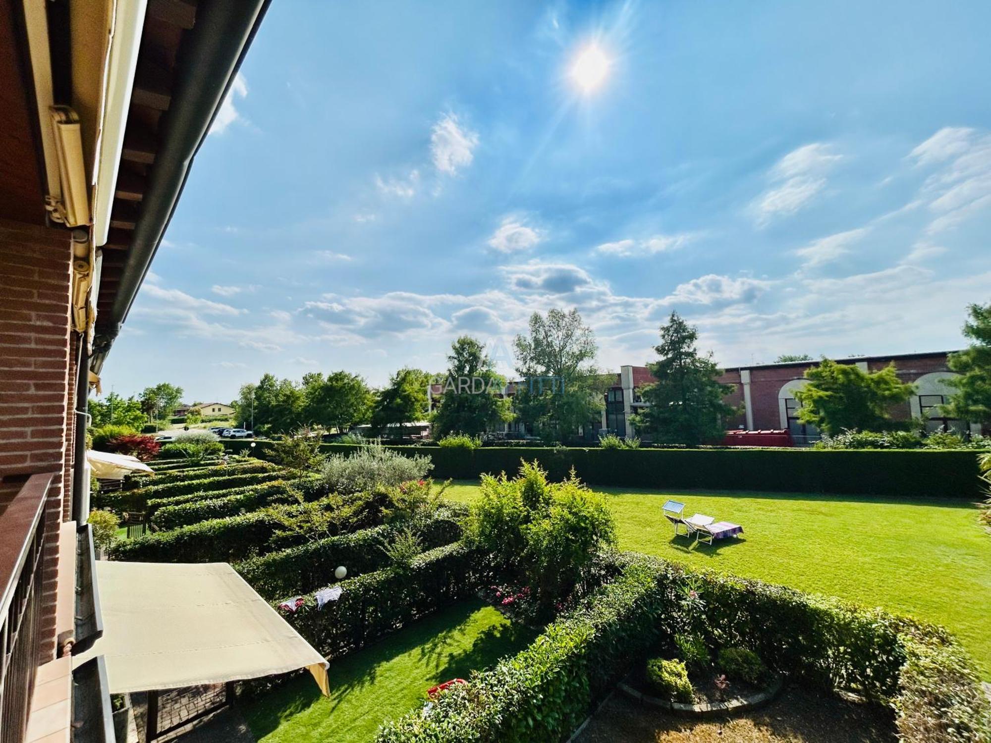Artemide Apartment - A Soli 150M Dal Lago Di Garda Sirmione Bagian luar foto